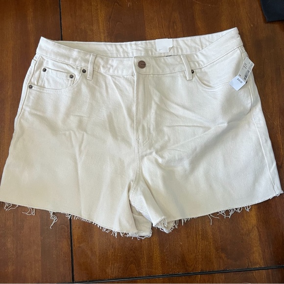 Brand new women’s shorts - Picture 1 of 2